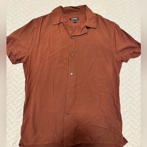 Express: Men’s maroon short sleeve button down